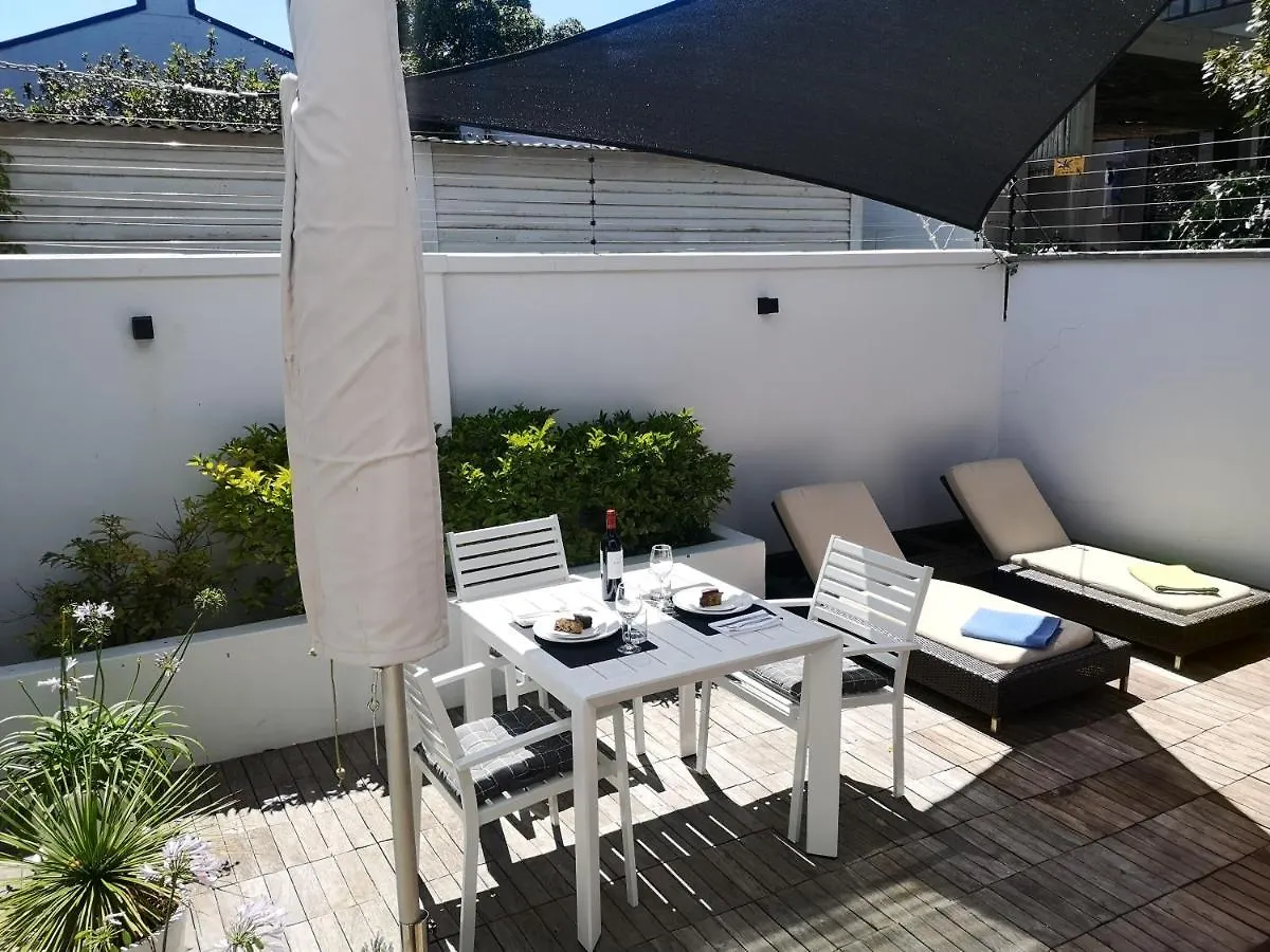 Cape White Villa Crawley