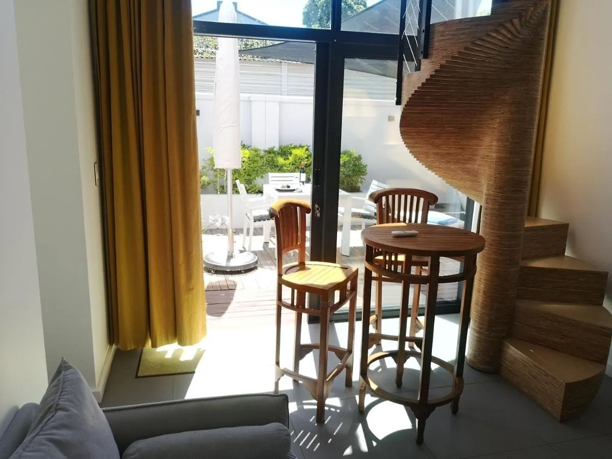Cape White Villa Crawley