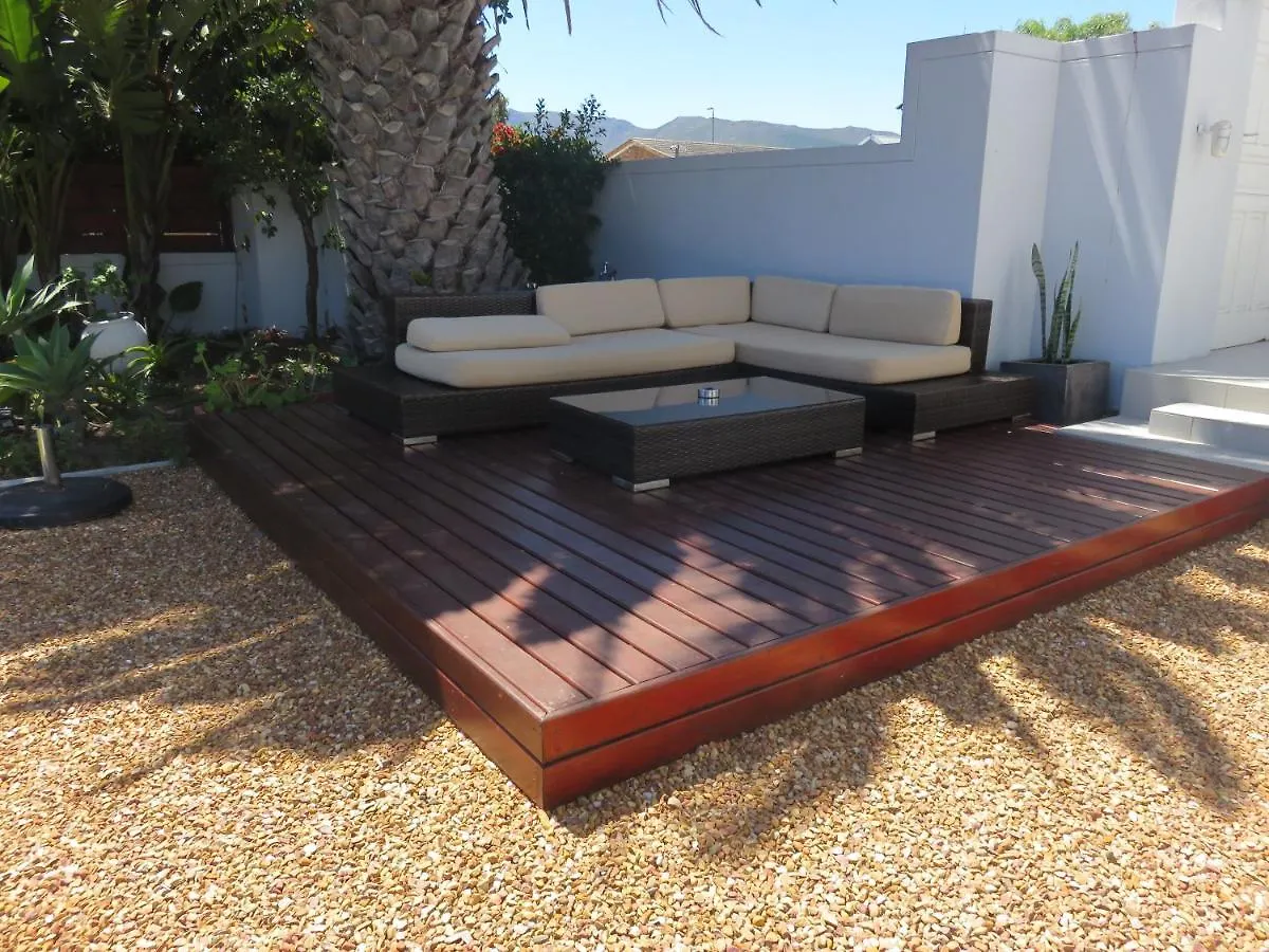 Cape White Villa Crawley
