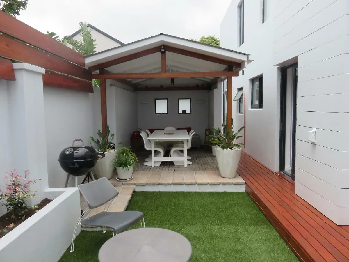 Cape White Villa Crawley 0*,