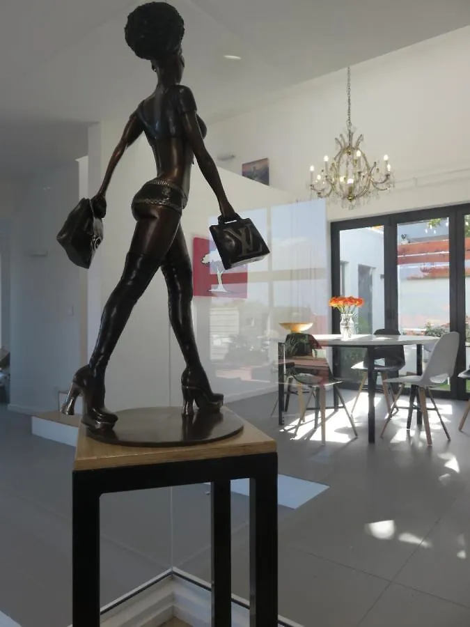 Cape White Villa Crawley