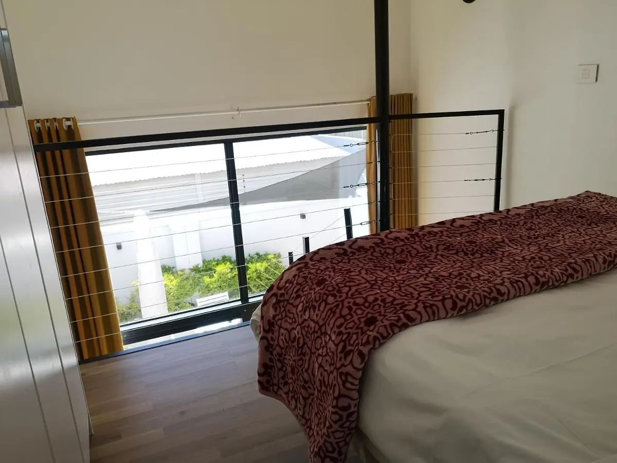 Cape White Villa Crawley