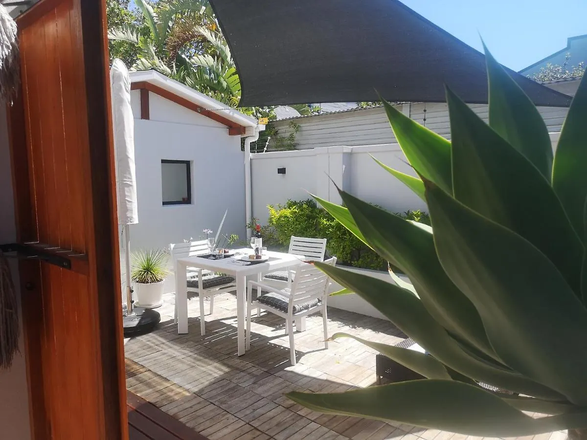 Cape White Villa Crawley