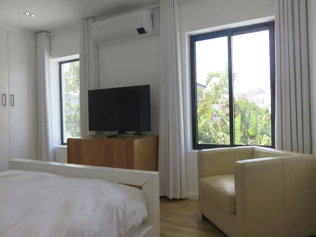 Cape White Villa Crawley