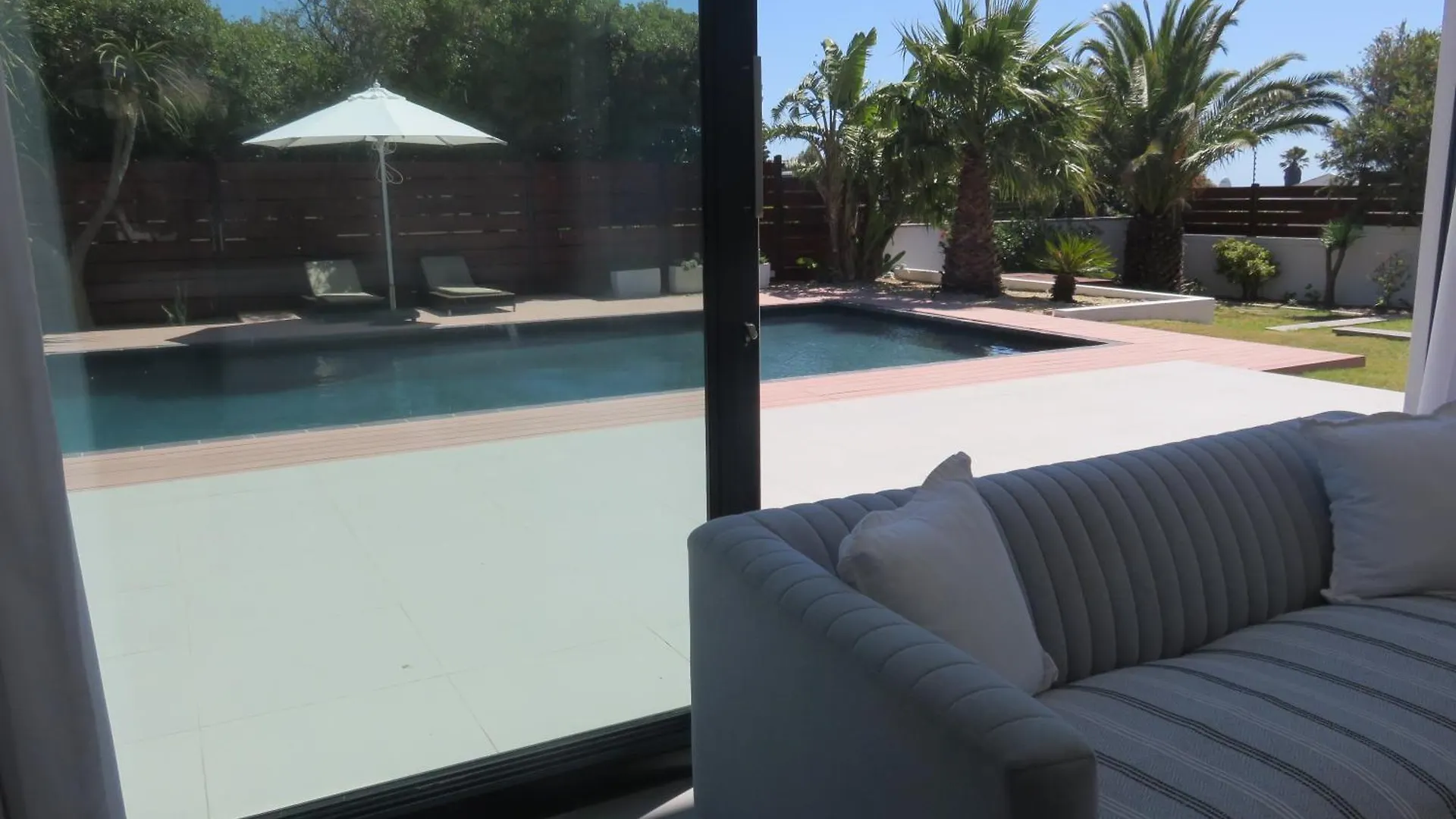 Cape White Villa Crawley