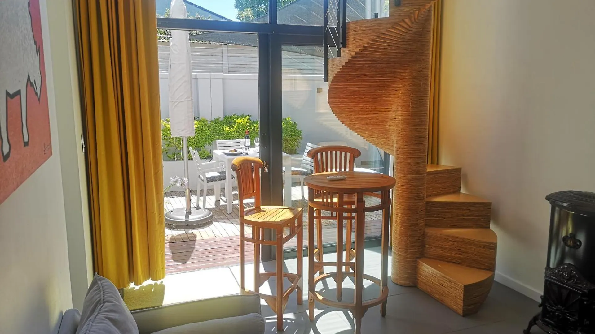 Cape White Villa Crawley