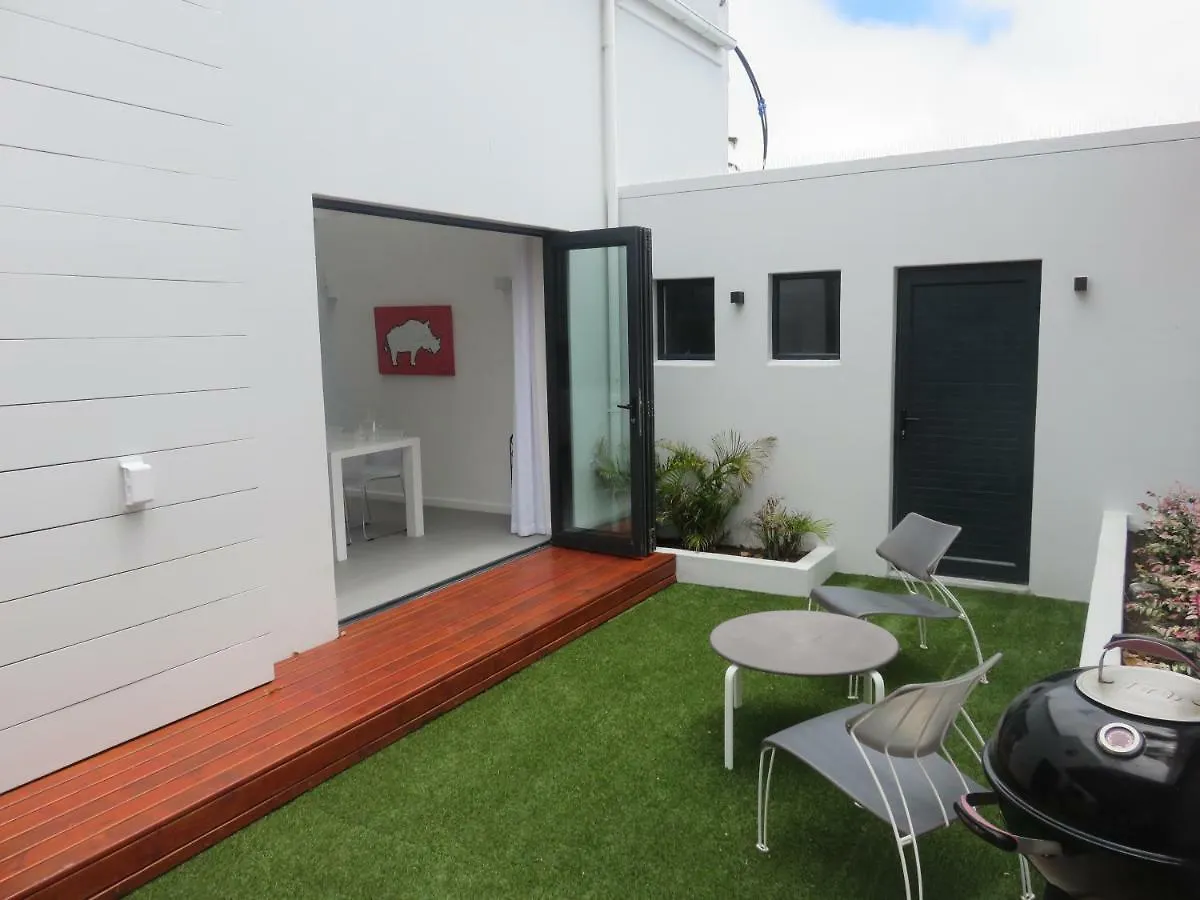 Cape White Villa Crawley