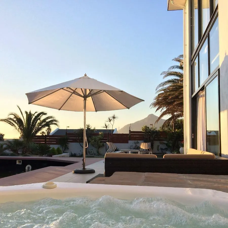 Cape White Villa Crawley
