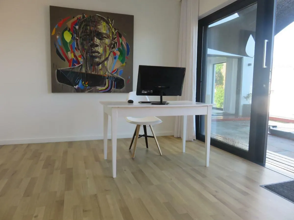 Cape White Villa Crawley